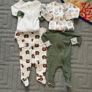 4 infant onesies